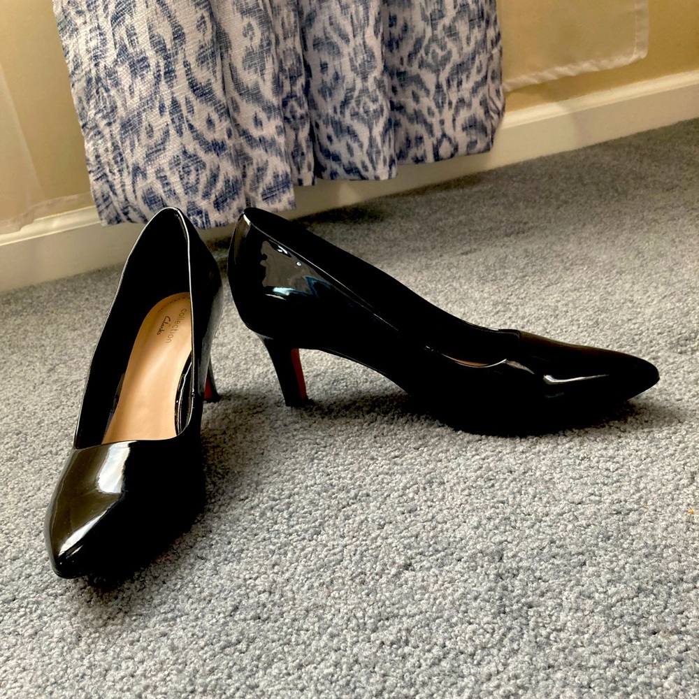 Patent leather pumps Clarks Size 9